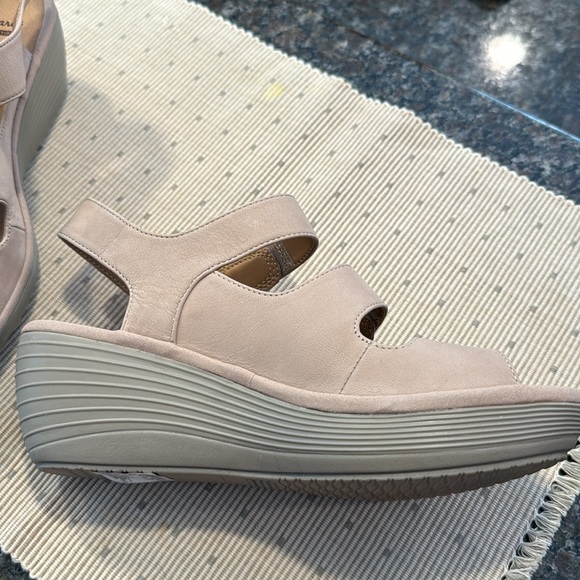 Clark’s Sand Colored Reedly Juno Sandals Size 8M - NWT & Box - Picture 5 of 8